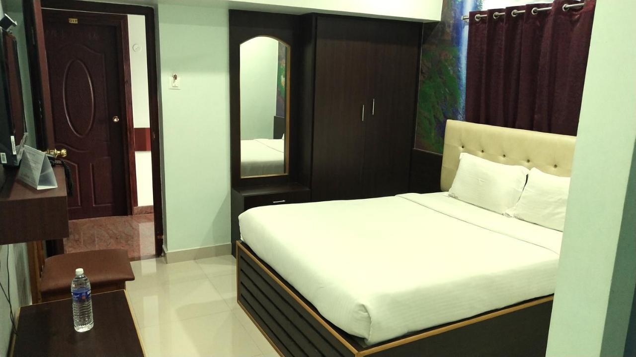 Apple Park Annexe Hotel Tiruchirappalli Ngoại thất bức ảnh